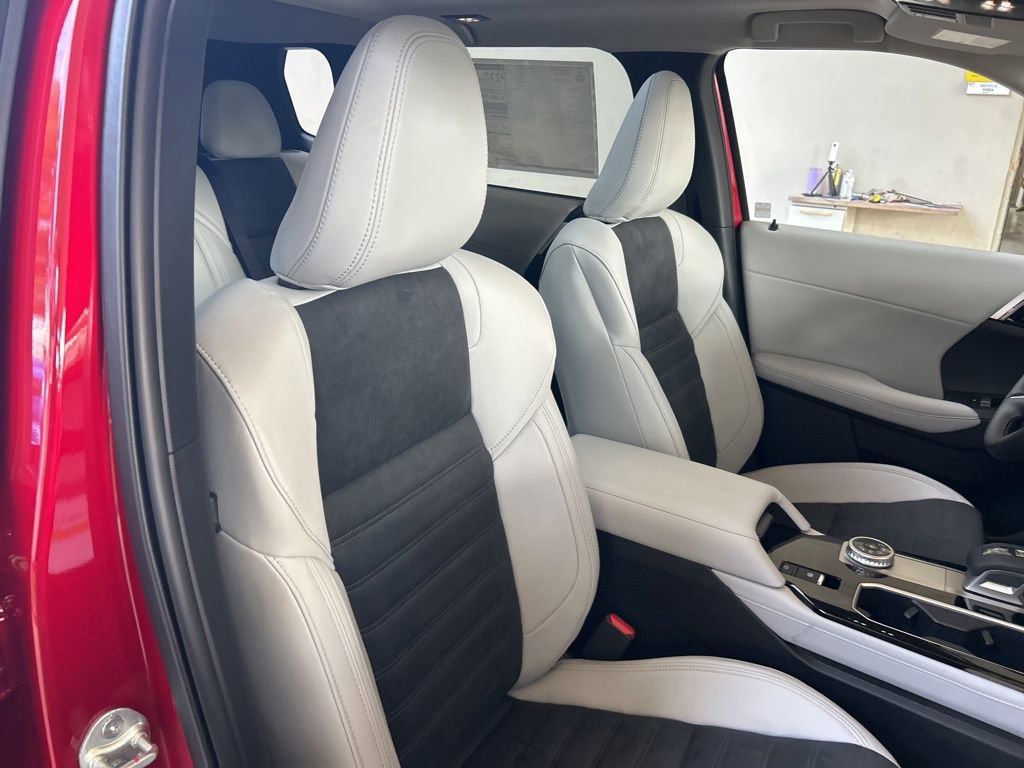New 2025 Mitsubishi Outlander SE image 21