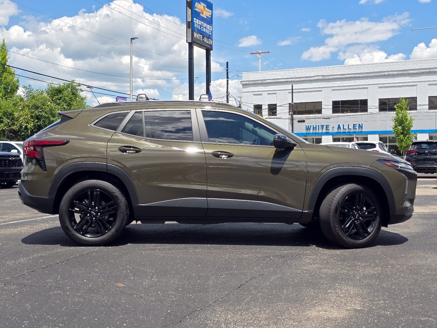 Used 2024 Chevrolet Trax ACTIV w/ Sunroof Package FWD image 24