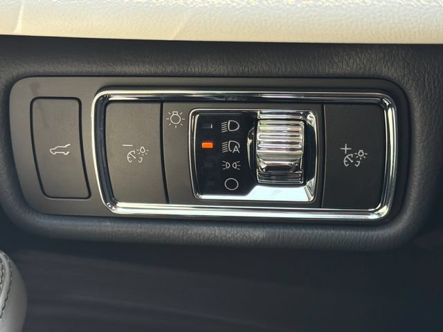 New 2026 Lincoln Aviator AWD w/ Jet Appearance Package image 32