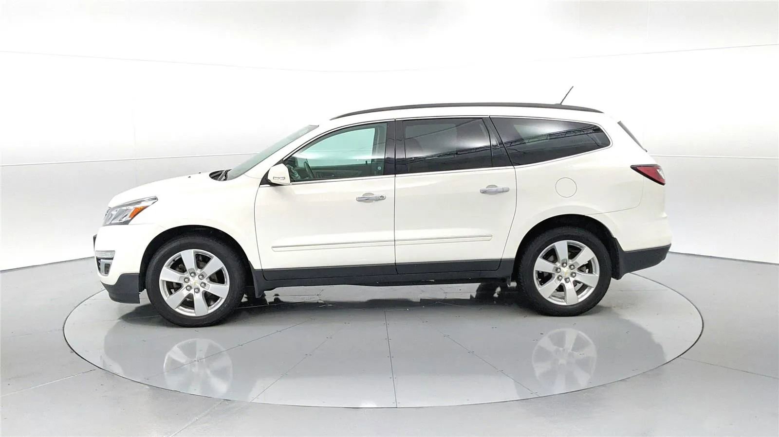 Used 2014 Chevrolet Traverse LTZ AWD/4WD image 4