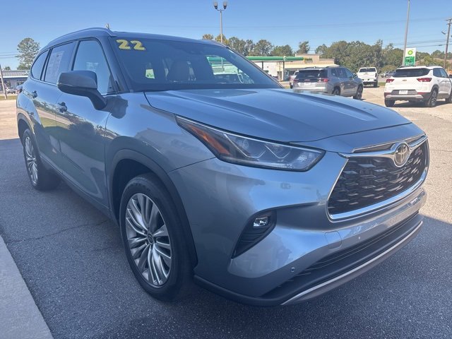 Used 2022 Toyota Highlander Platinum image 4