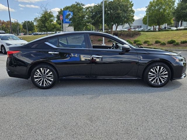 Used 2025 Nissan Altima 2.5 SV FWD image 9