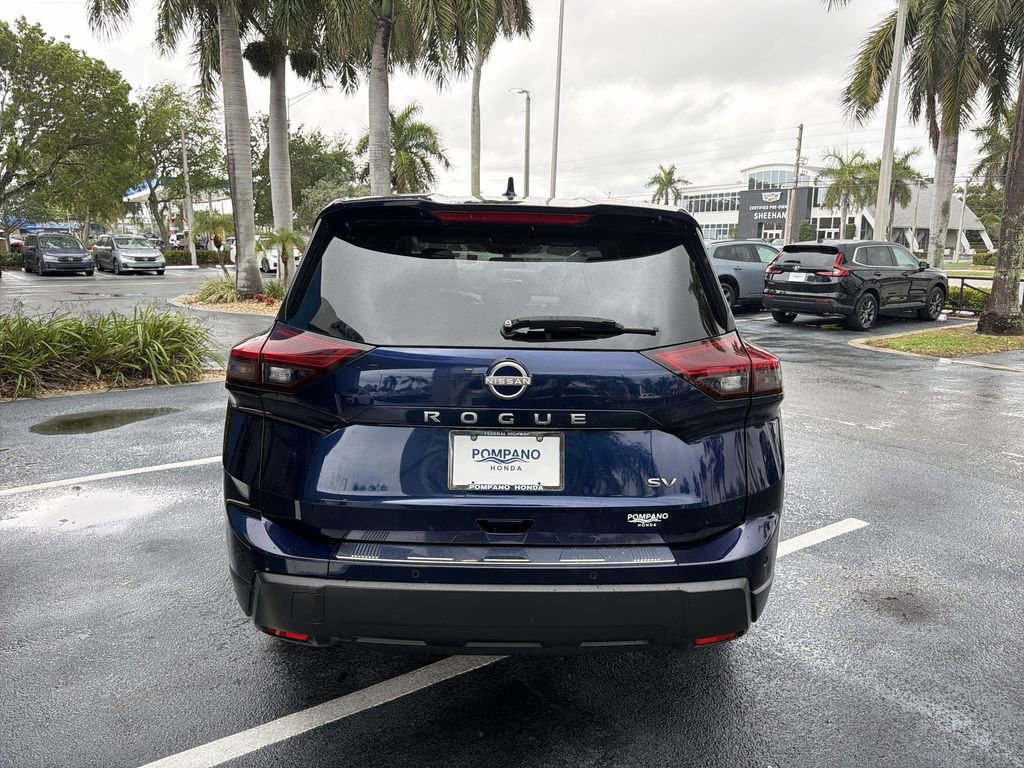 Used 2024 Nissan Rogue SV FWD image 7