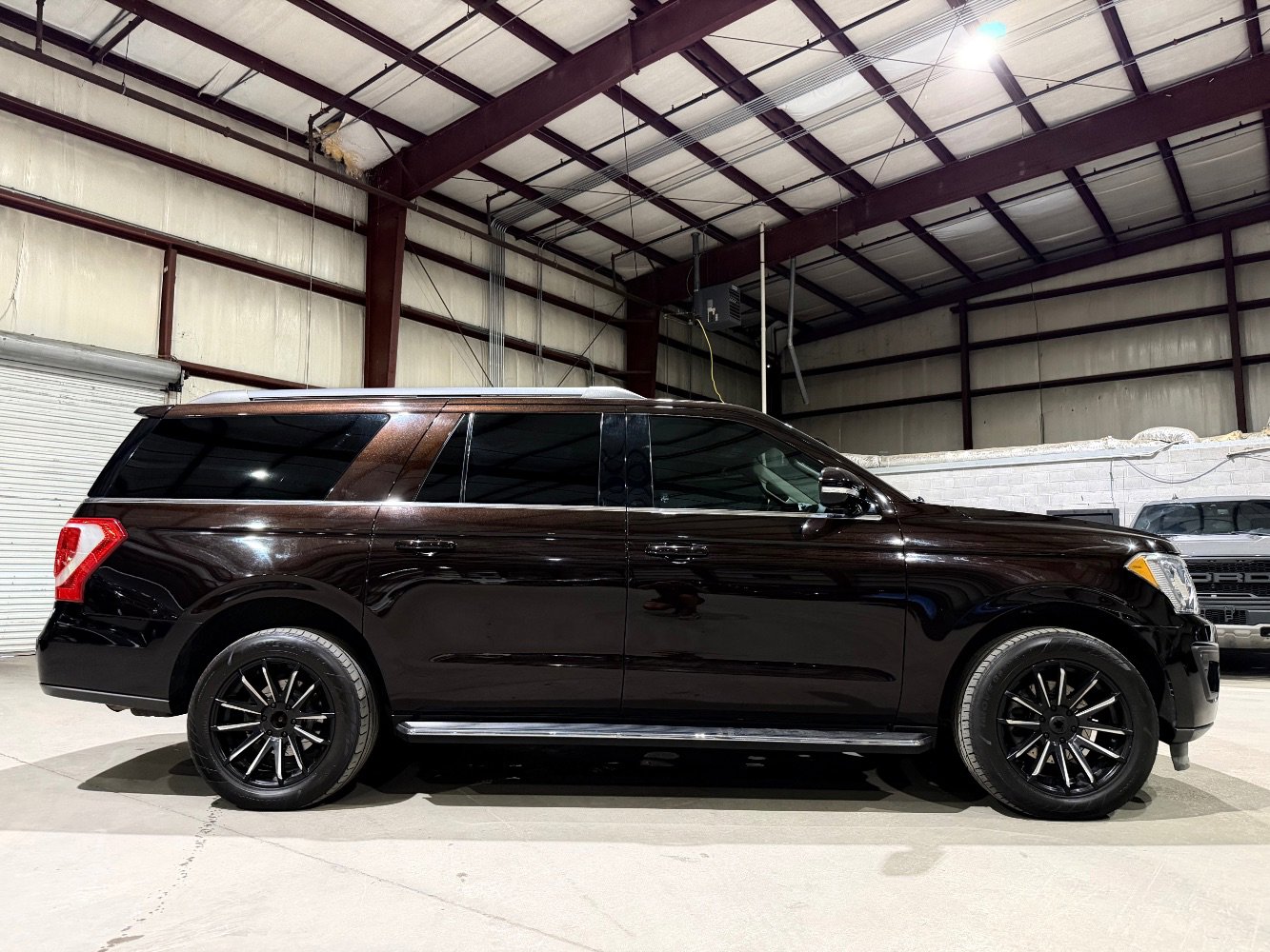 Used 2021 Ford Expedition Max XLT RWD image 4