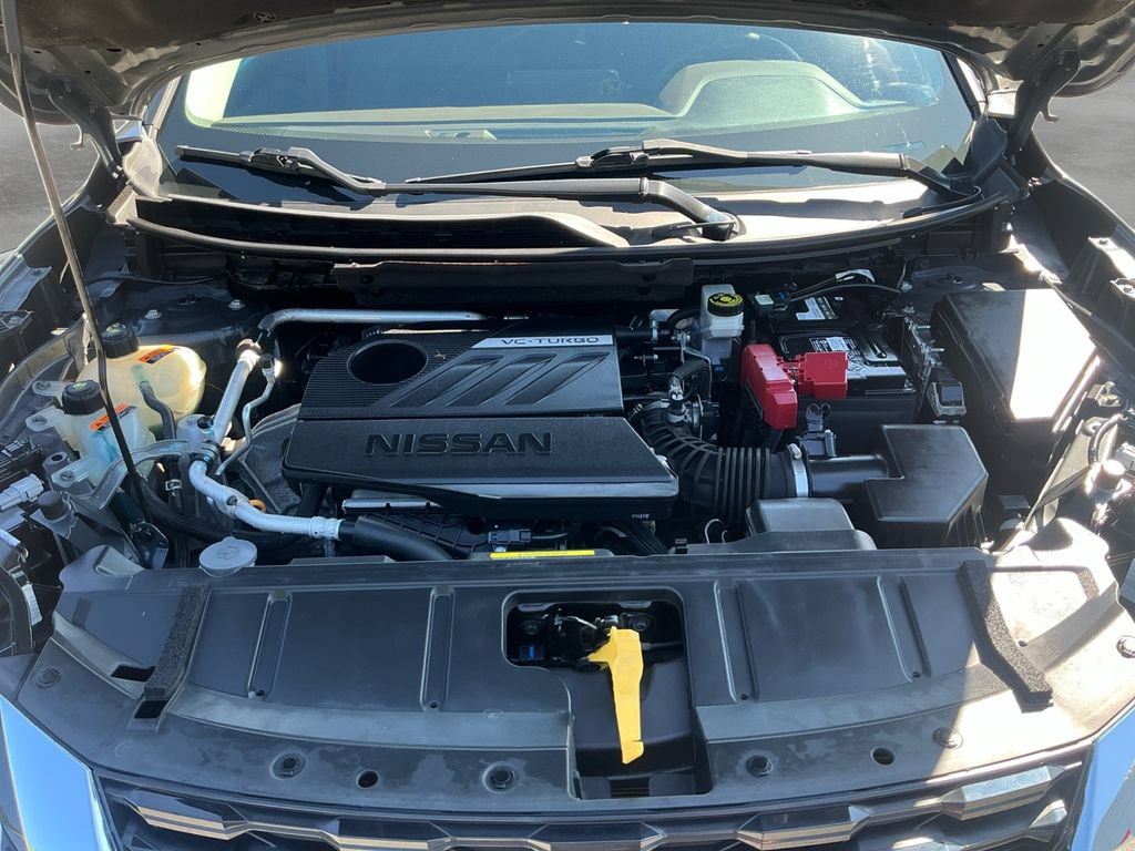 Used 2023 Nissan Rogue S AWD/4WD image 18