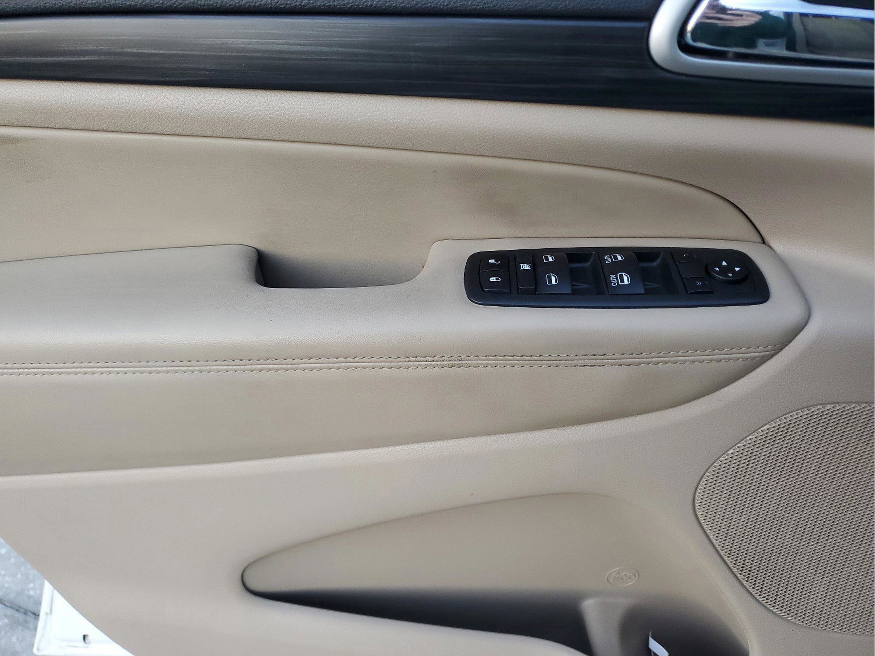 Certified 2022 Jeep Grand Cherokee Laredo E image 17