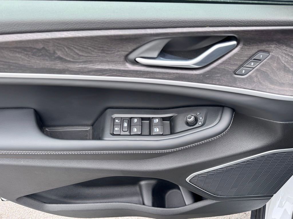 New 2026 Jeep Grand Cherokee L Limited AWD/4WD image 9