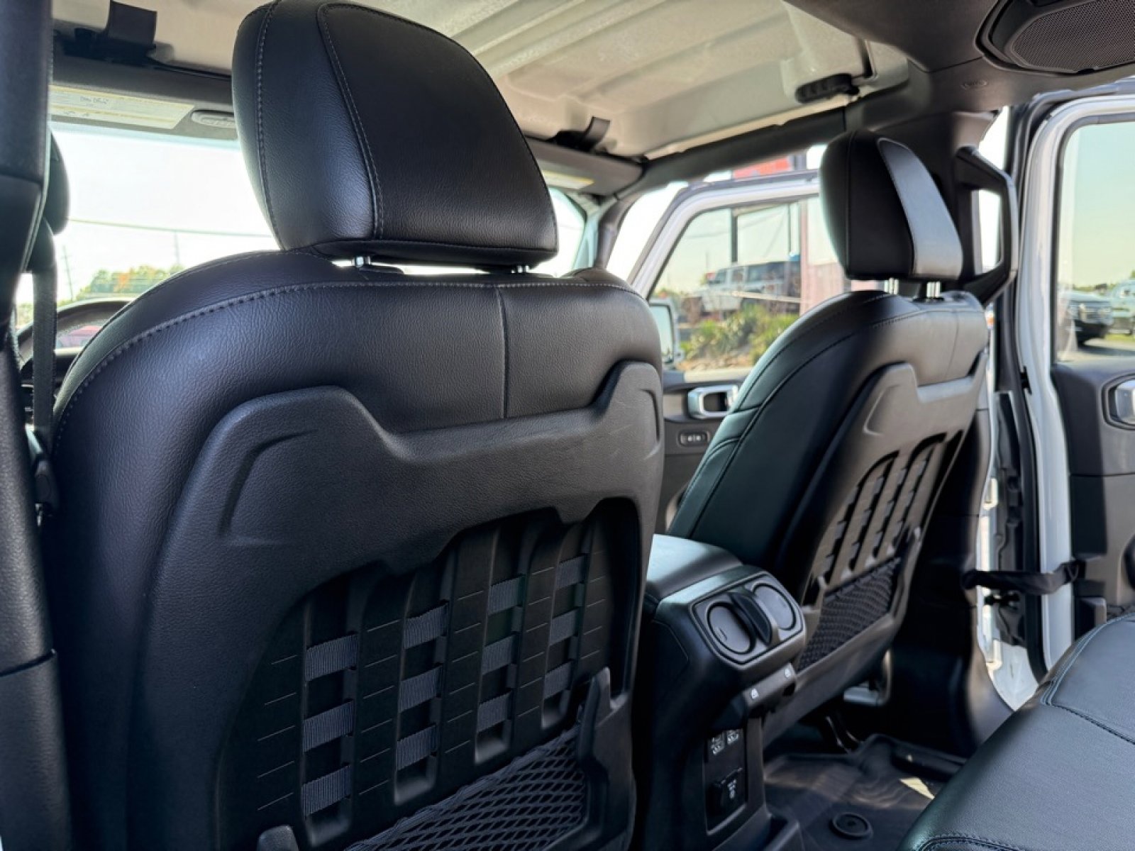 Used 2022 Jeep Wrangler Unlimited Rubicon 4xe w/ Cold Weather Group image 18