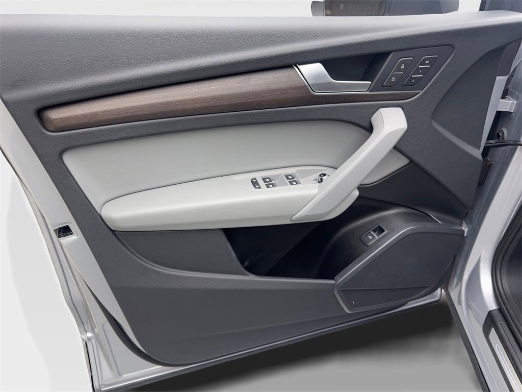 Used 2022 Audi Q5 2.0T Premium w/ Convenience Package image 32