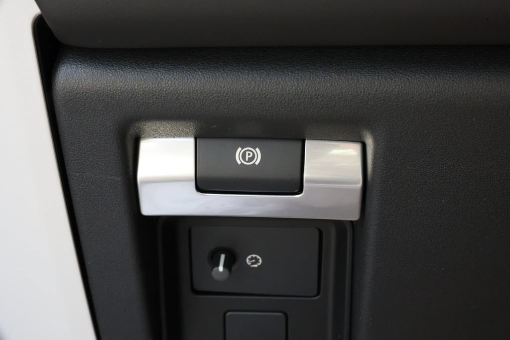 New 2026 Land Rover Defender 110 X-Dynamic SE AWD/4WD image 14