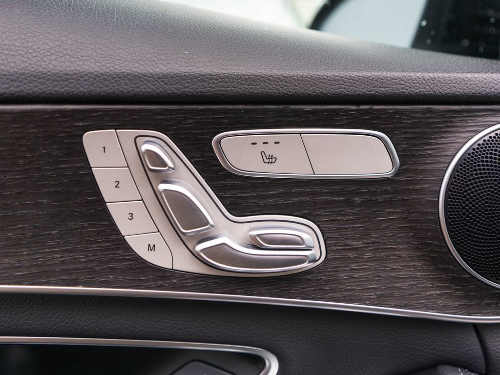 Used 2019 Mercedes-Benz C 300 Sedan image 23
