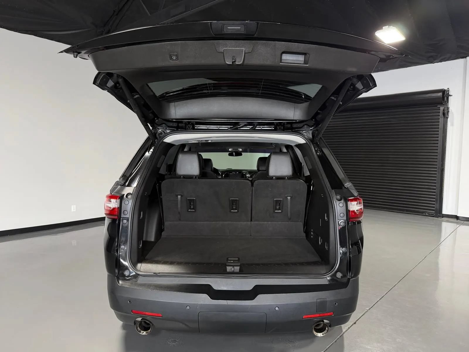Used 2020 Chevrolet Traverse LT w/ LPO, Cargo Package FWD image 13