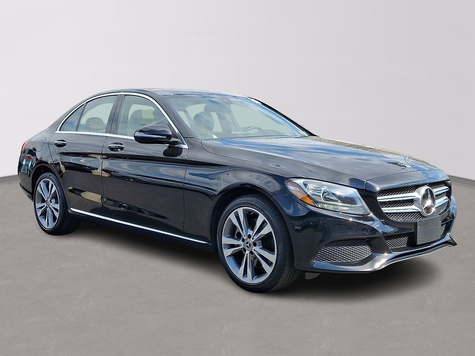 Used 2018 Mercedes-Benz C 300 4MATIC Sedan image 3