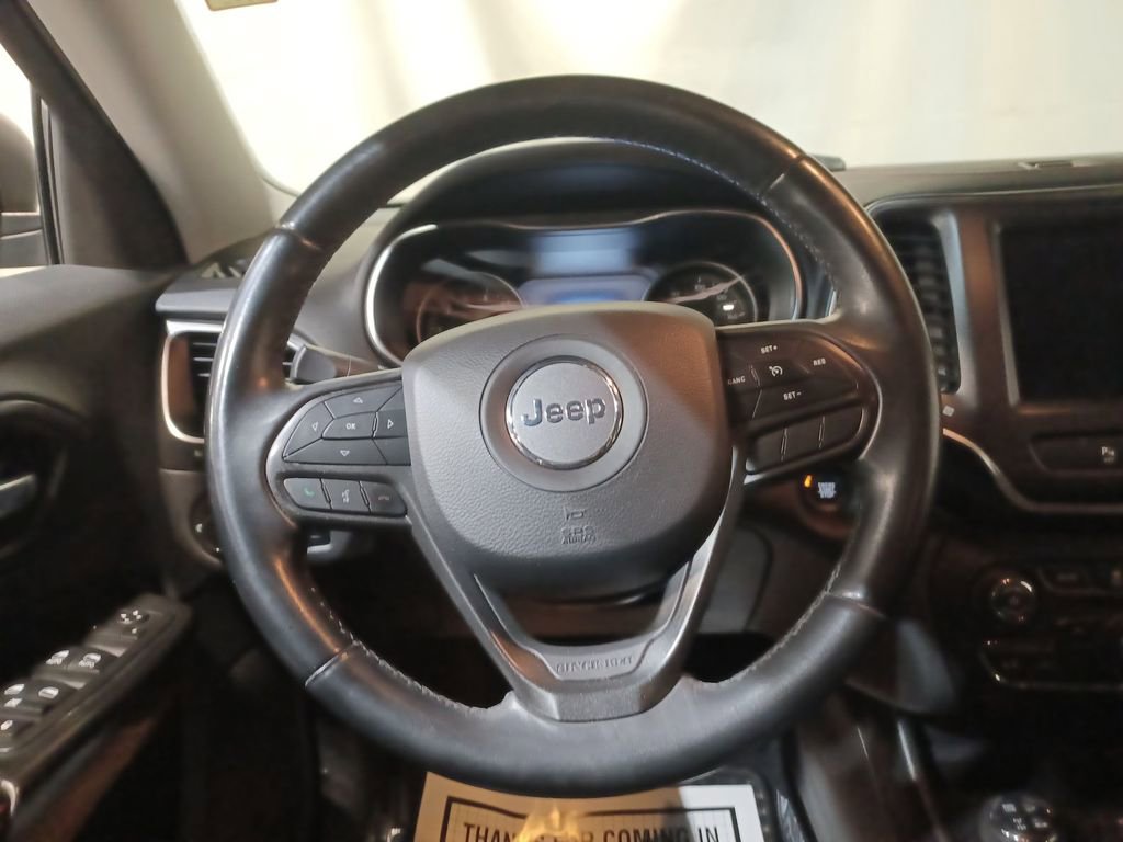 Used 2019 Jeep Cherokee Trailhawk image 11