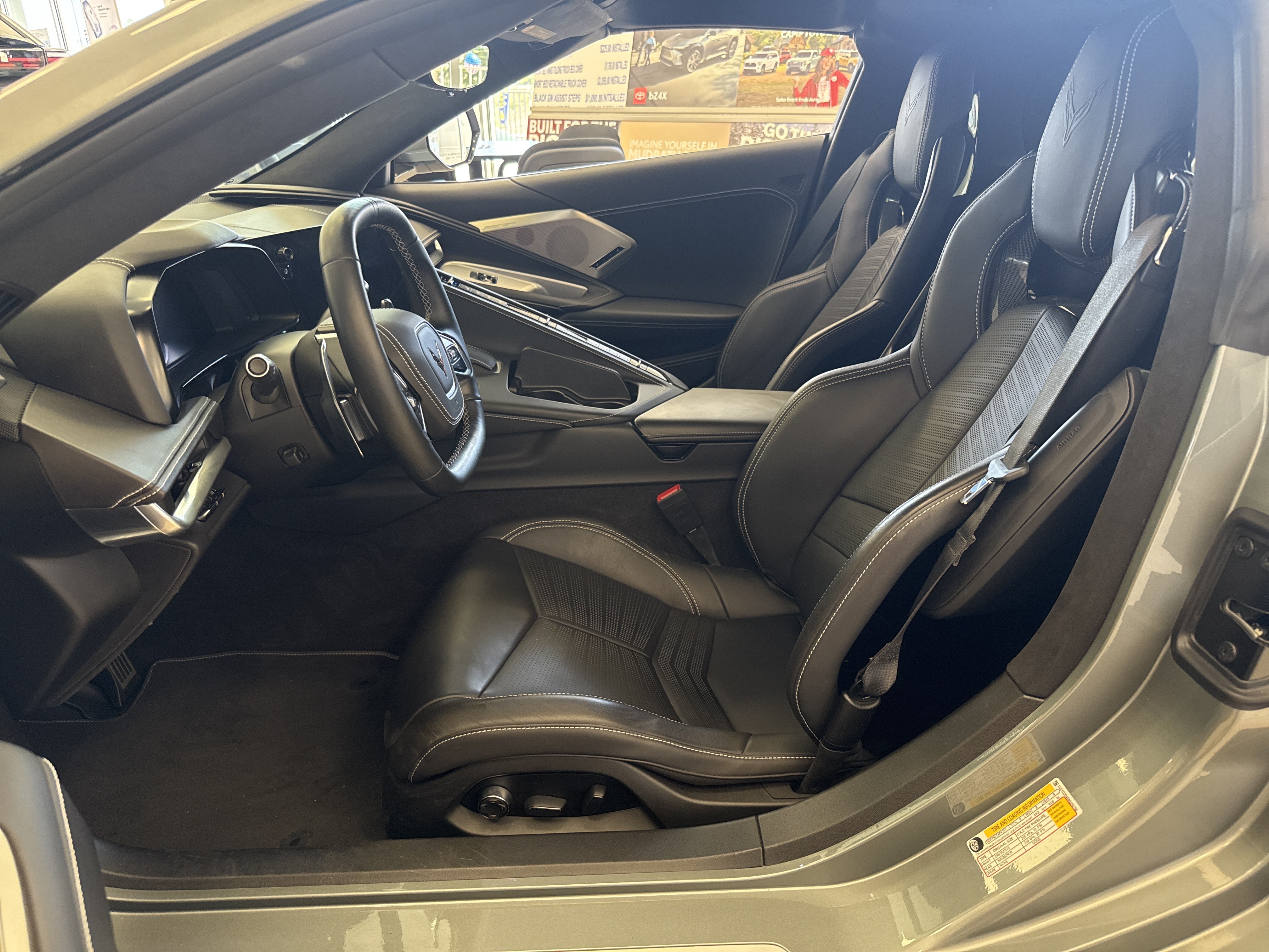 Used 2022 Chevrolet Corvette Stingray Premium Cpe w/ Z51 Performance Package RWD image 12