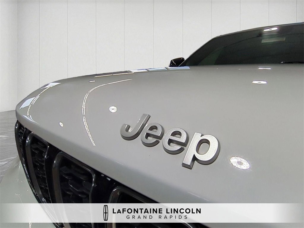 Used 2024 Jeep Grand Cherokee L Limited image 9