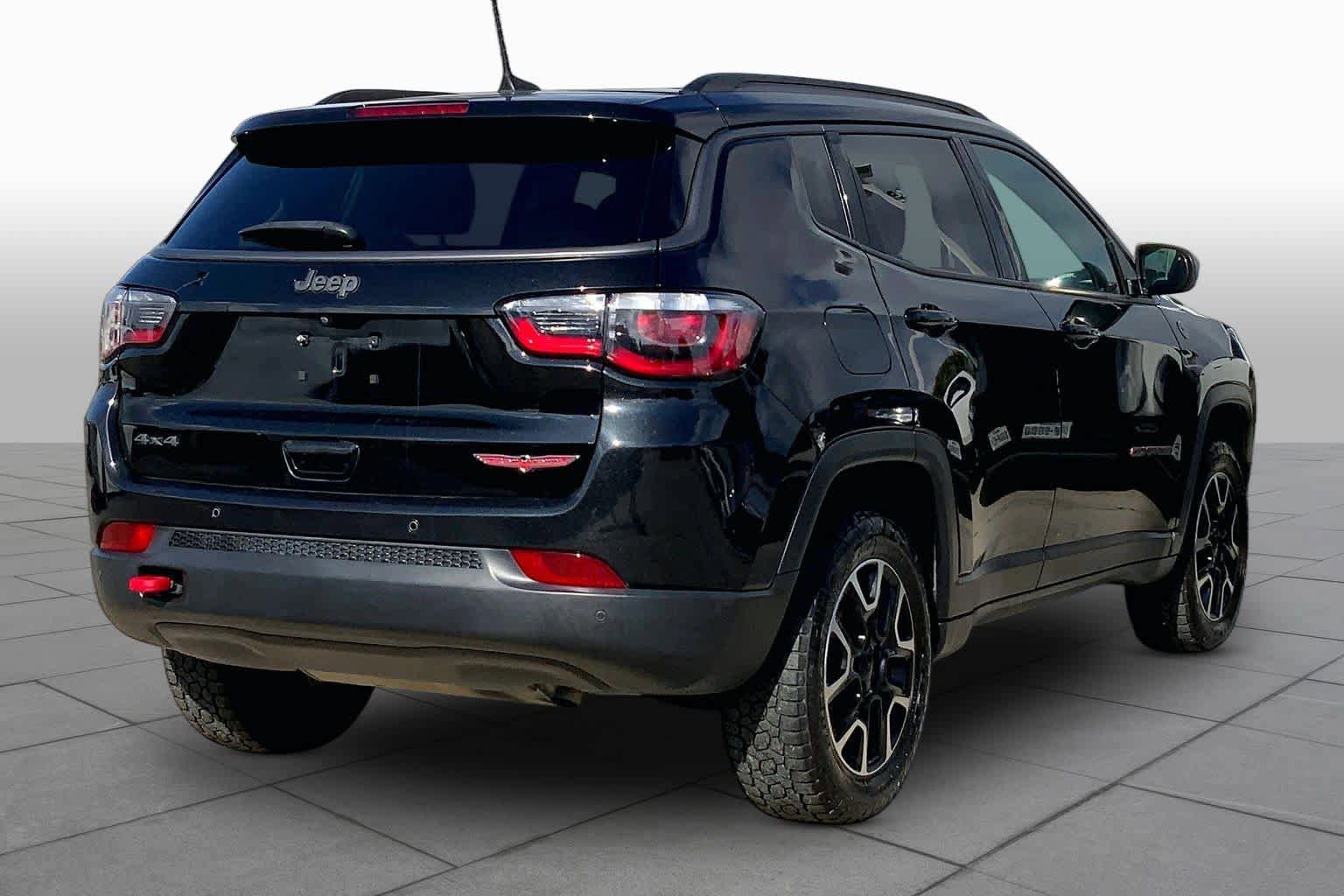 Used 2021 Jeep Compass Trailhawk AWD/4WD image 13