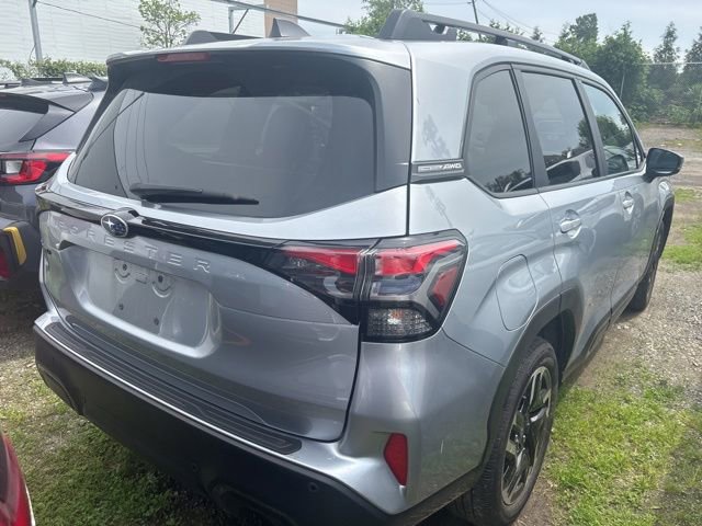 Used 2025 Subaru Forester Limited AWD/4WD image 8