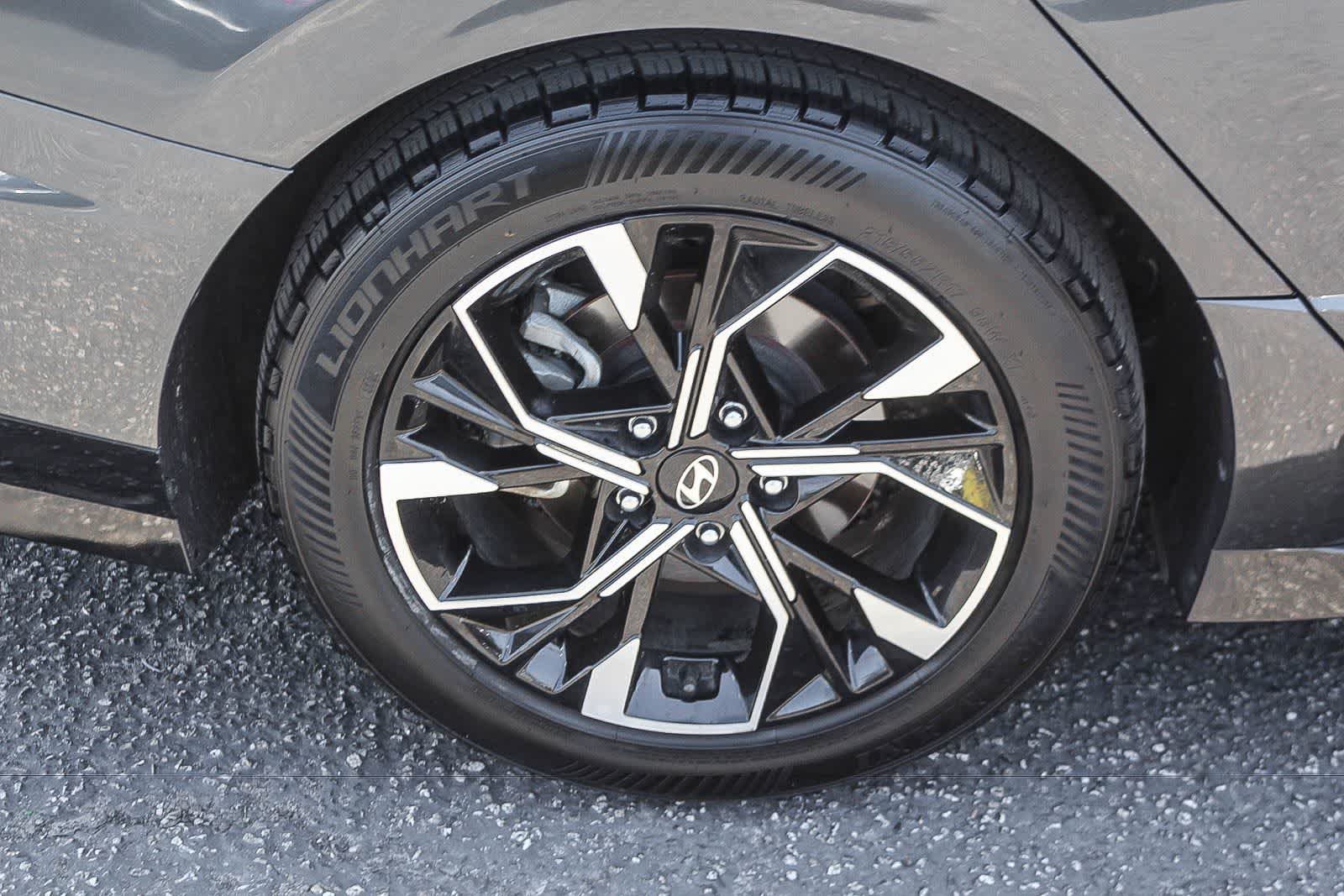 Certified 2024 Hyundai Sonata SEL FWD image 11