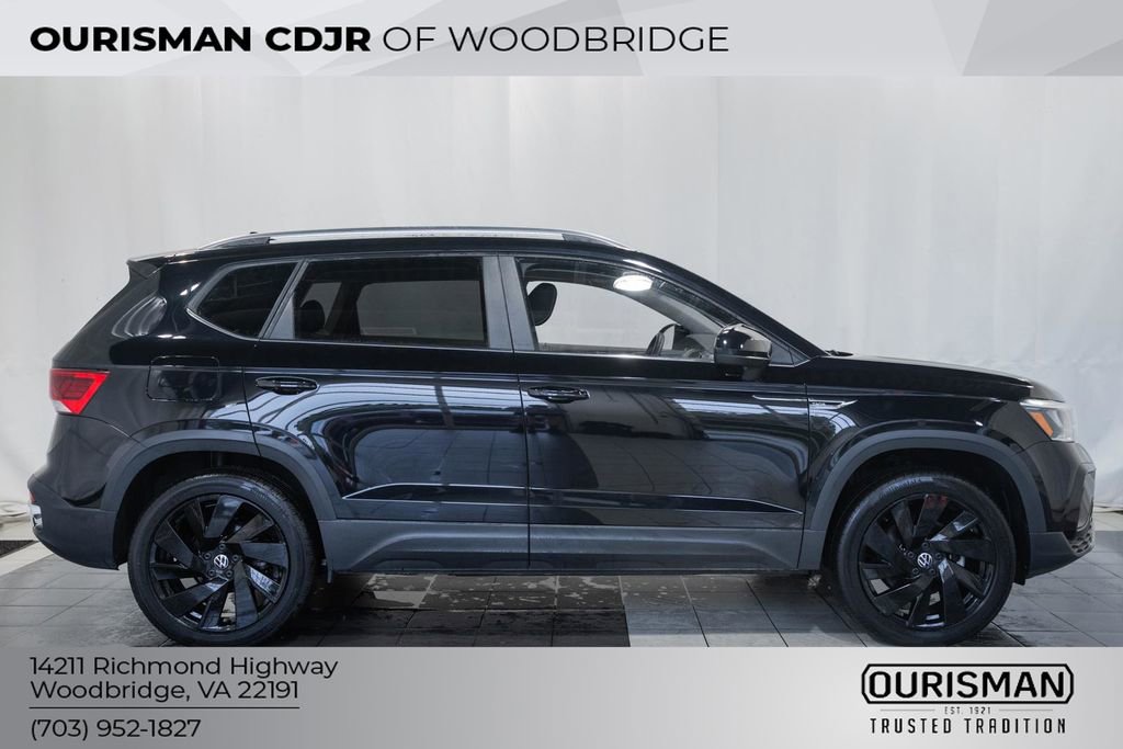 Used 2023 Volkswagen Taos SE w/ Black Wheel Package AWD/4WD image 3