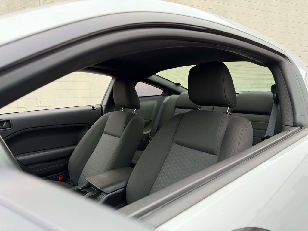 Used 2006 Ford Mustang GT Premium RWD image 14