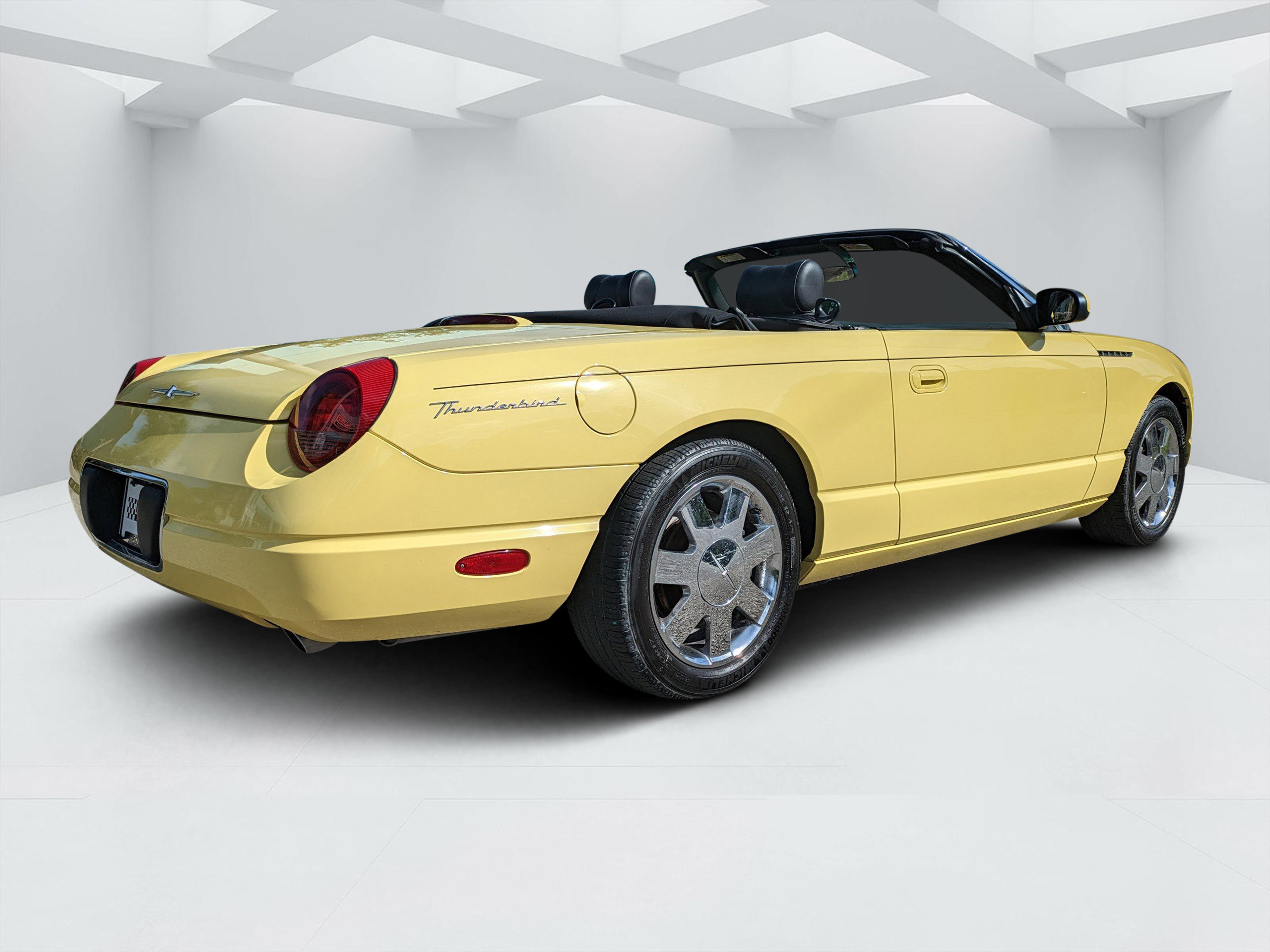 Used 2002 Ford Thunderbird RWD image 3