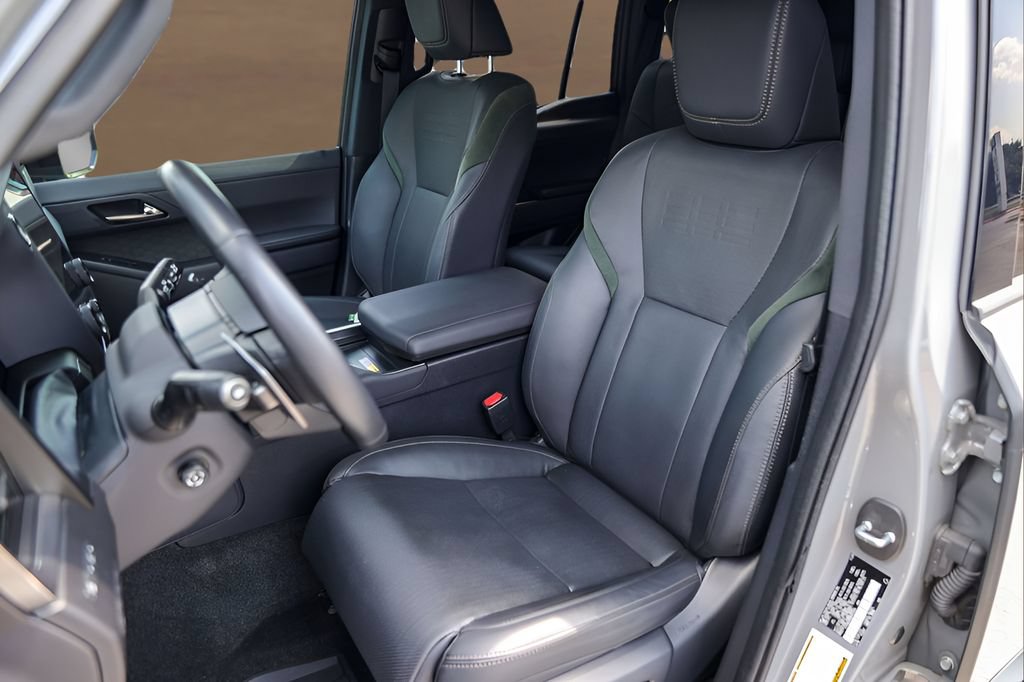 Used 2024 Lexus GX 550 AWD/4WD image 7