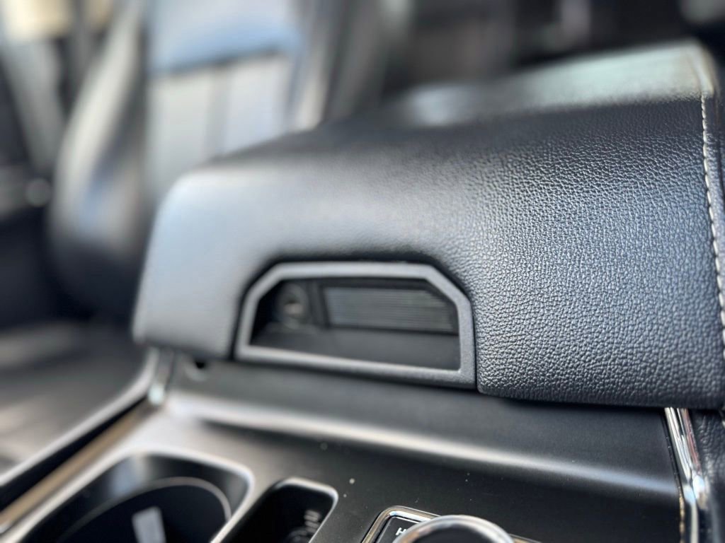 Used 2024 Ford Expedition XLT image 28