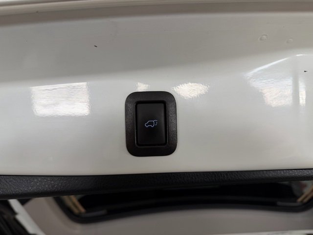 Used 2019 Toyota Highlander XLE image 11