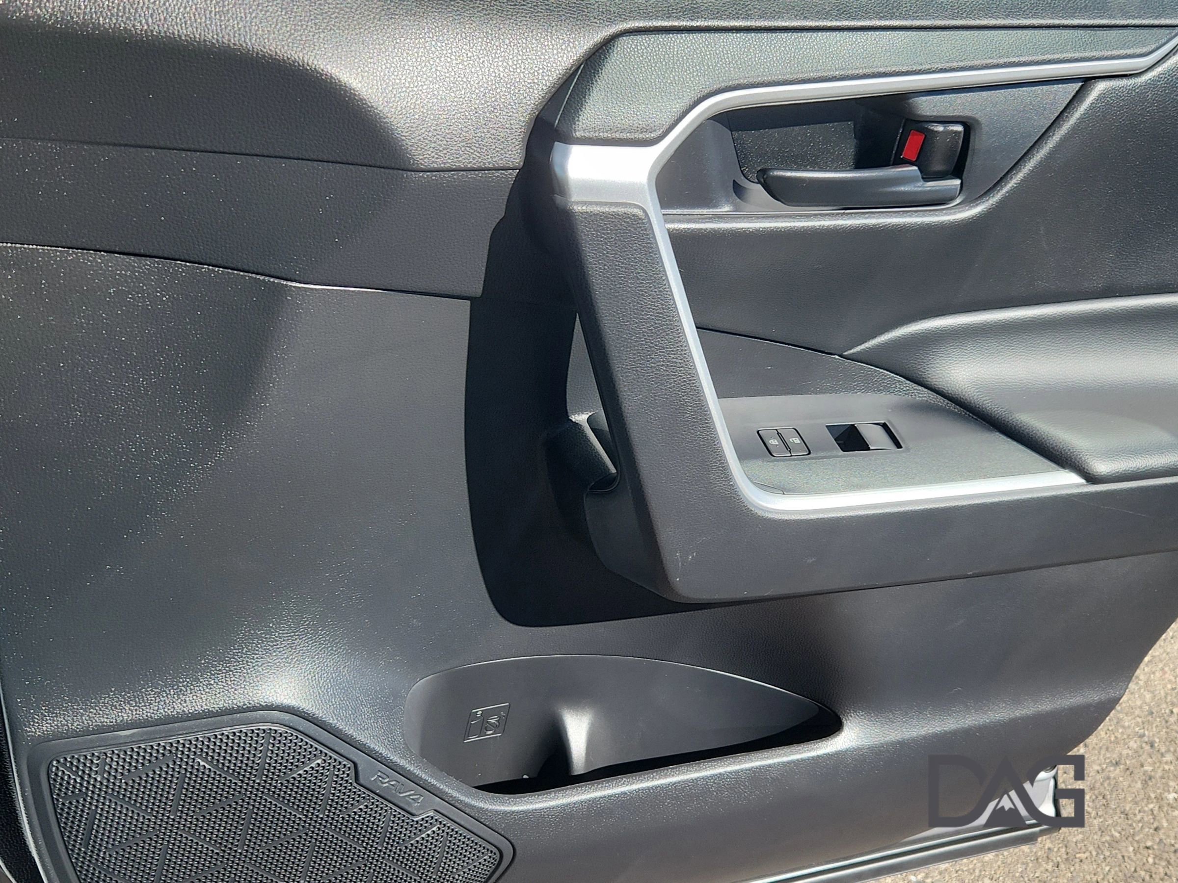 Used 2024 Toyota RAV4 LE image 23