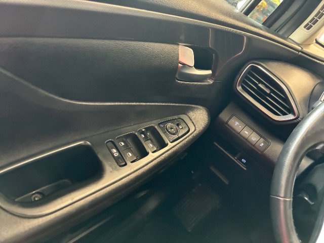 Used 2022 Hyundai Santa Fe XRT FWD image 20