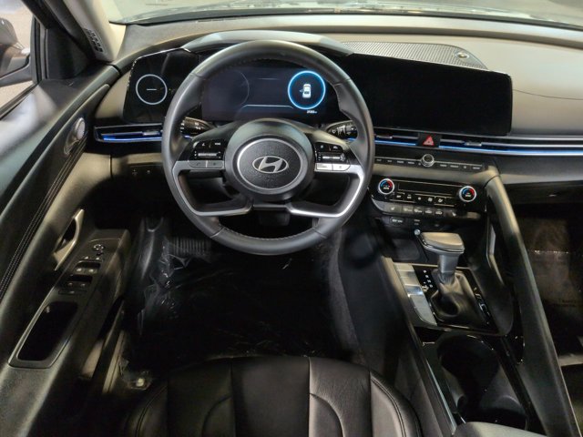 Used 2025 Hyundai Elantra SEL FWD image 14
