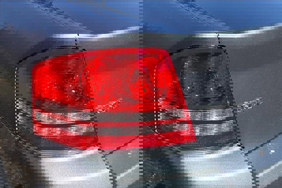 Used 2010 Dodge Avenger Express image 22