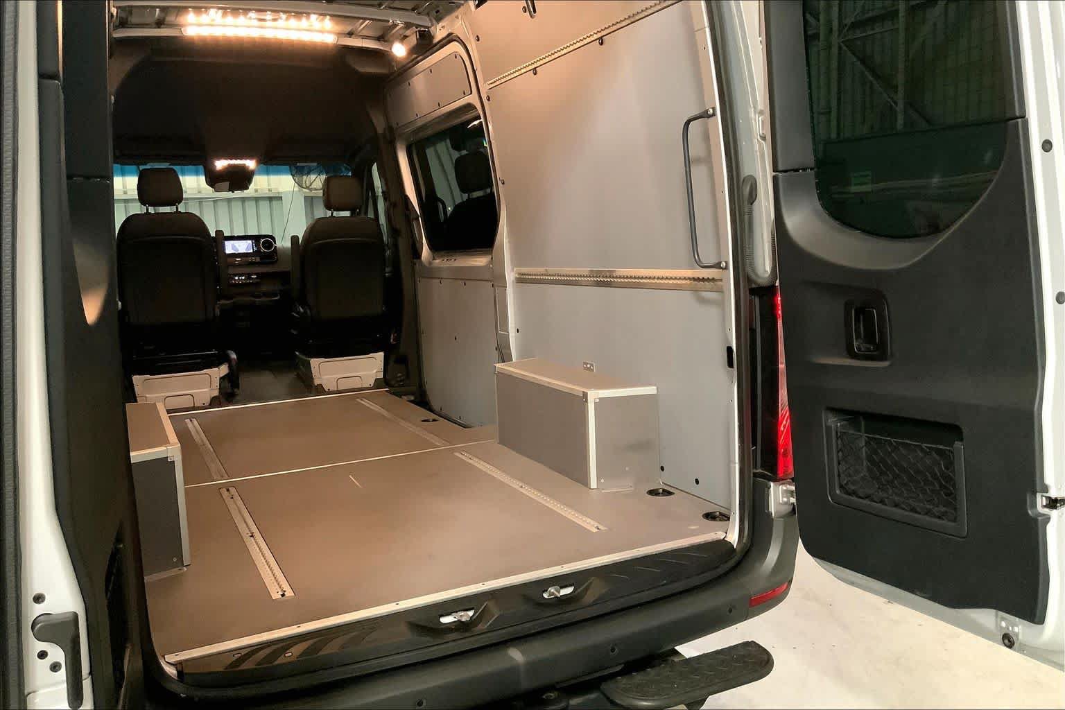 Used 2021 Mercedes-Benz Sprinter 2500 image 14