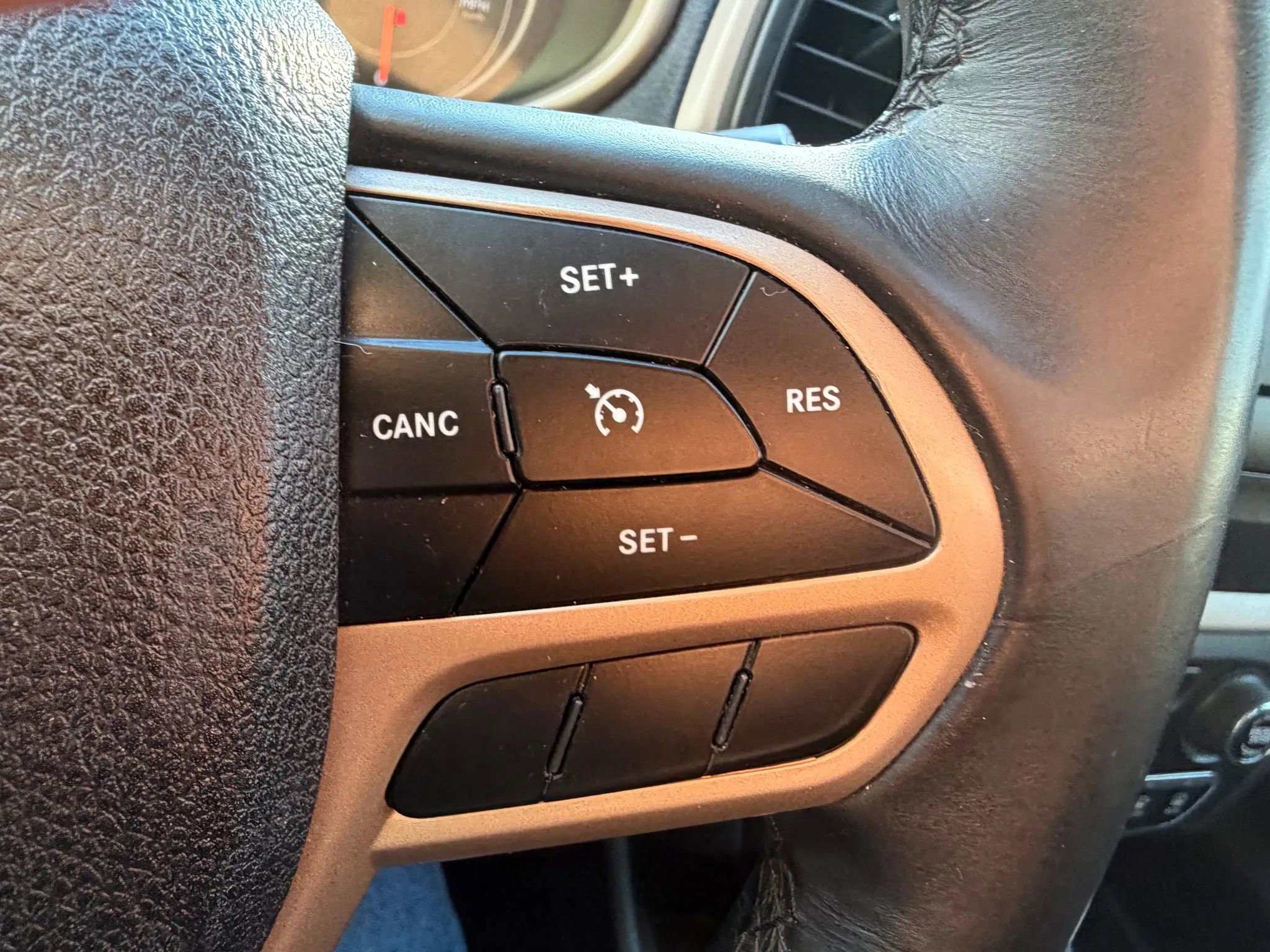 Used 2017 Jeep Cherokee Latitude FWD image 14