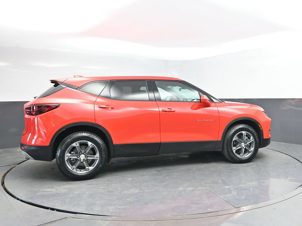 Used 2025 Chevrolet Blazer LT FWD image 10