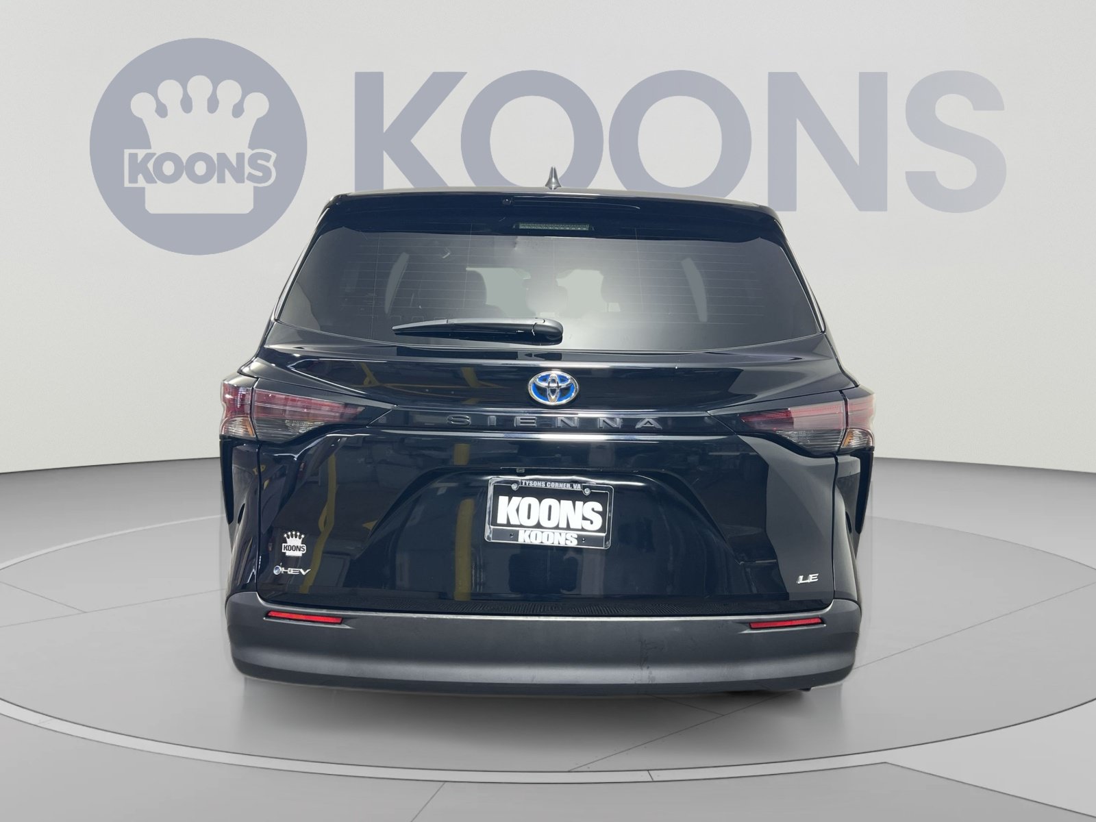 Used 2025 Toyota Sienna LE FWD image 5