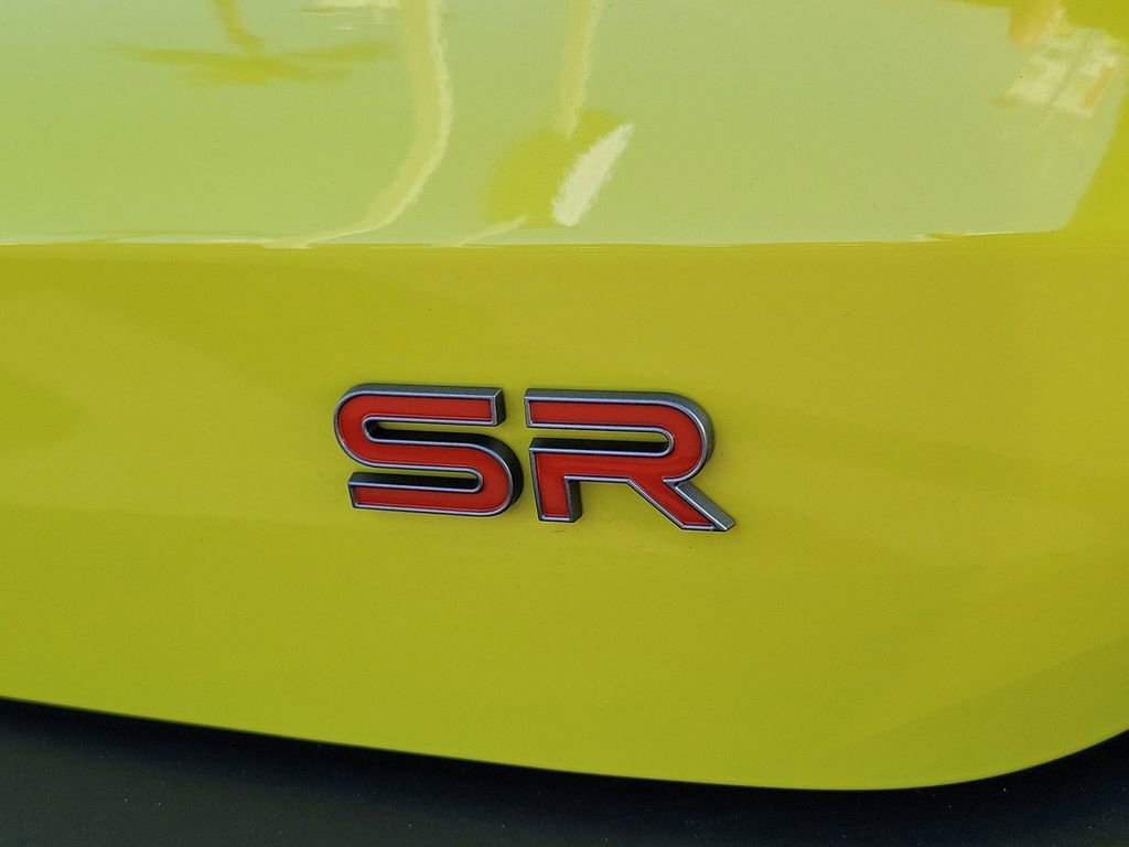 Used 2025 Nissan Kicks SR FWD image 27