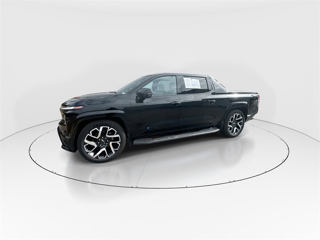 Used 2024 Chevrolet Silverado EV RST image 4