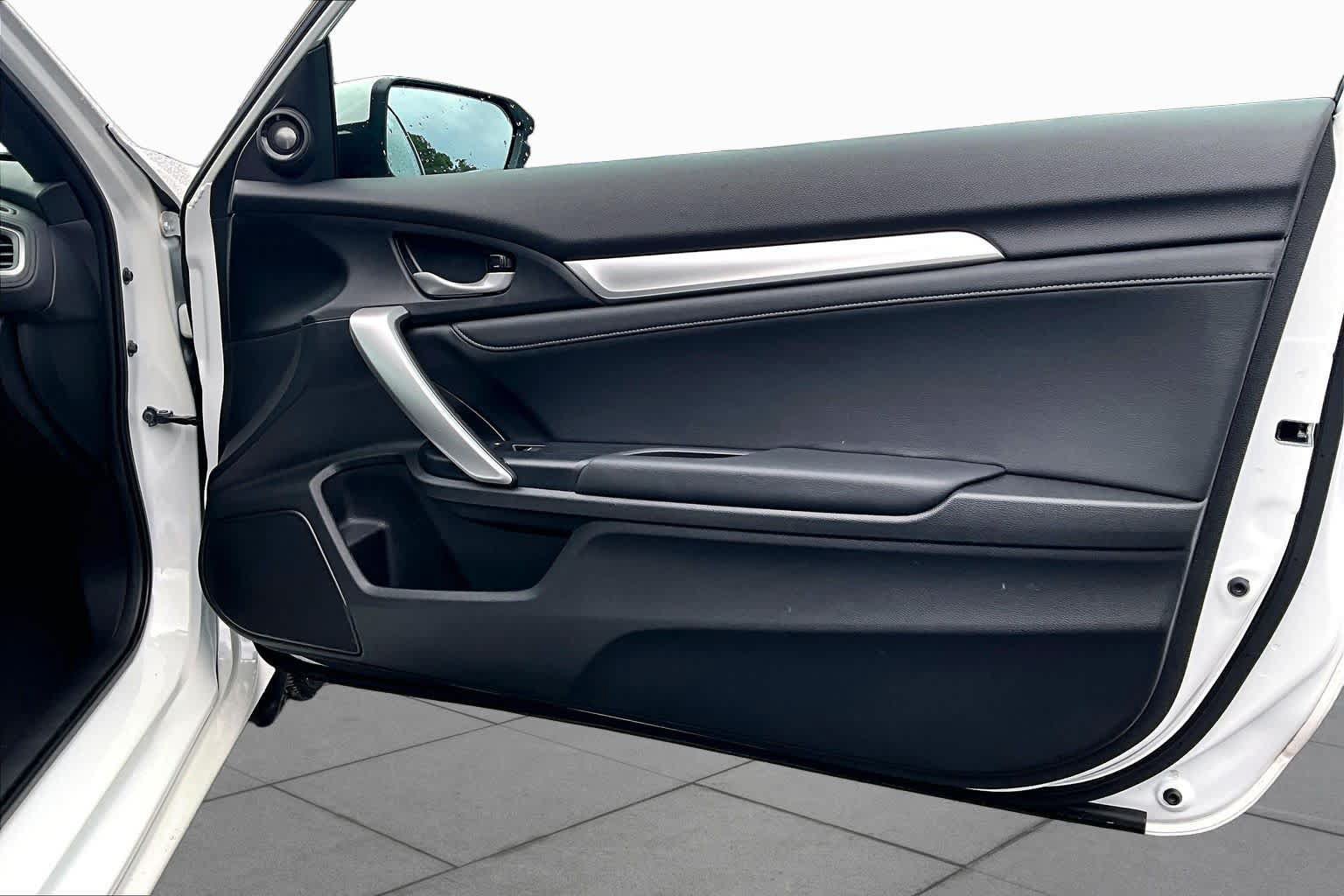 Used 2020 Honda Civic Touring image 23