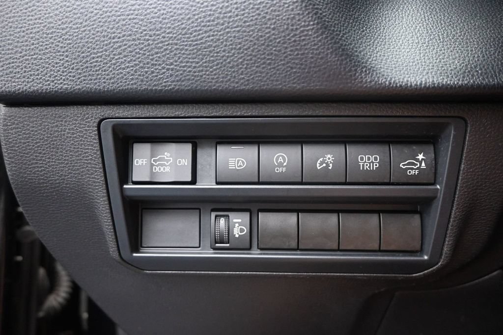 Used 2025 Toyota Tundra SR5 w/ SR5 Convenience Package AWD/4WD image 34
