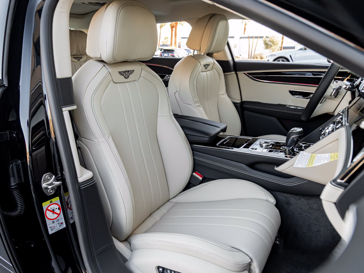 Used 2026 Bentley Flying Spur Plug-In Hybrid AWD/4WD image 35