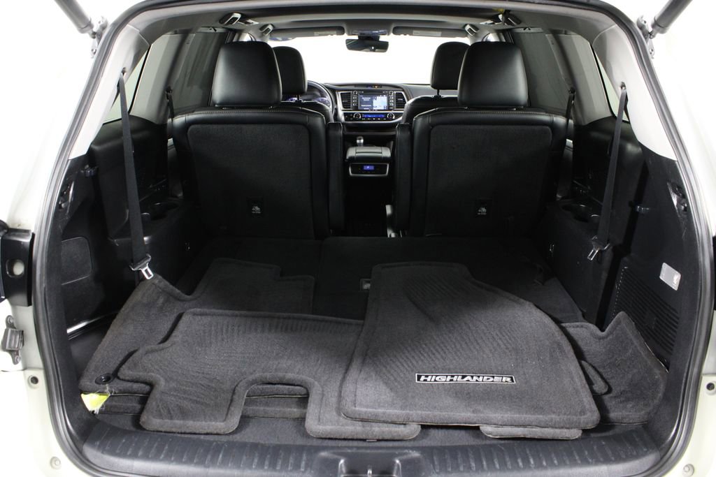 Used 2017 Toyota Highlander XLE image 17