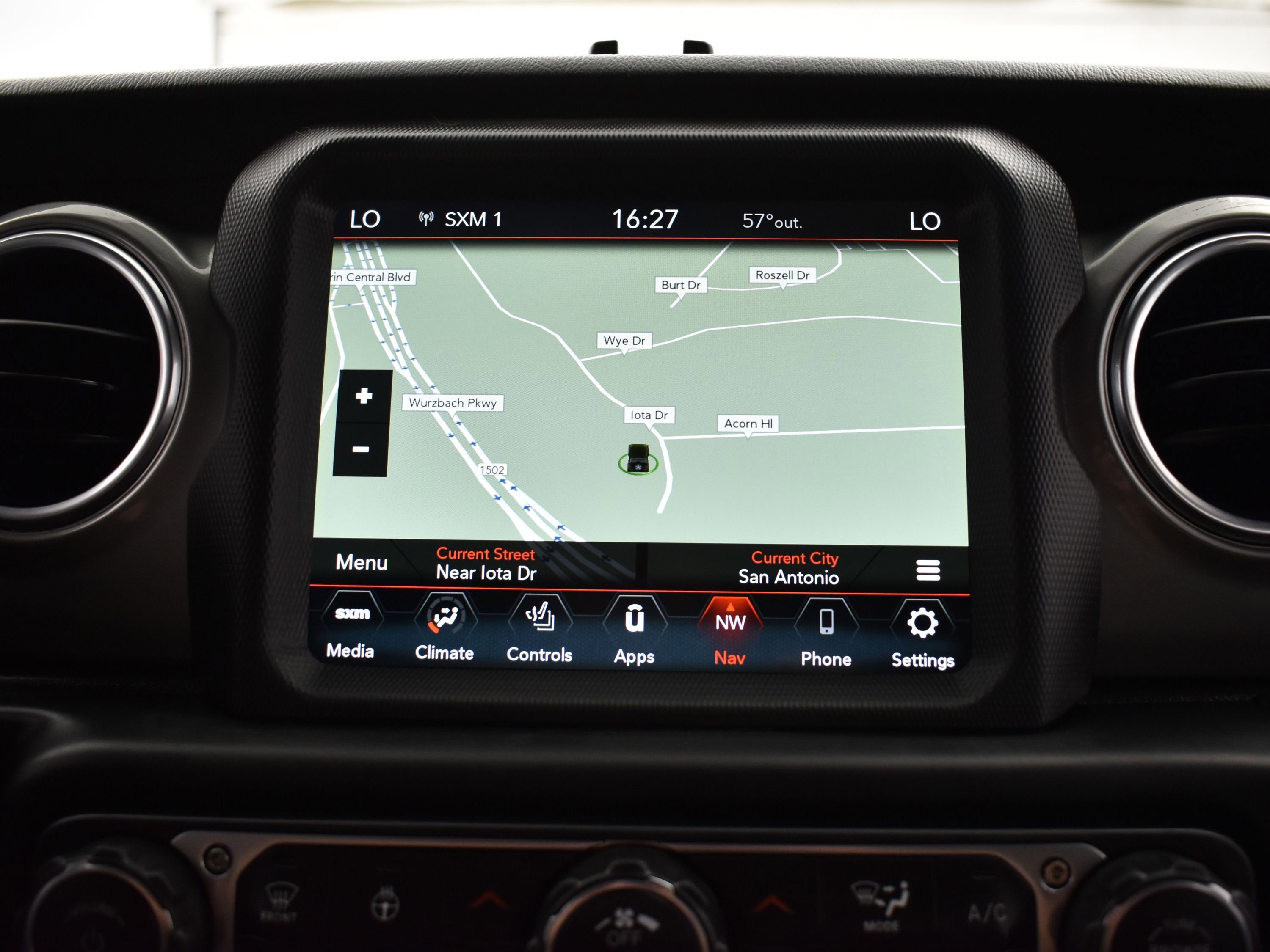 Used 2020 Jeep Wrangler Unlimited Sahara image 29