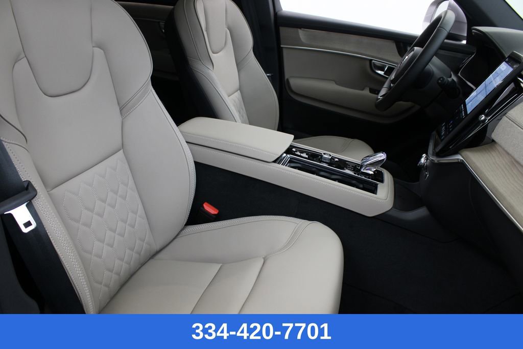 New 2026 Volvo XC90 B6 Plus w/ Protection Package Premier image 25