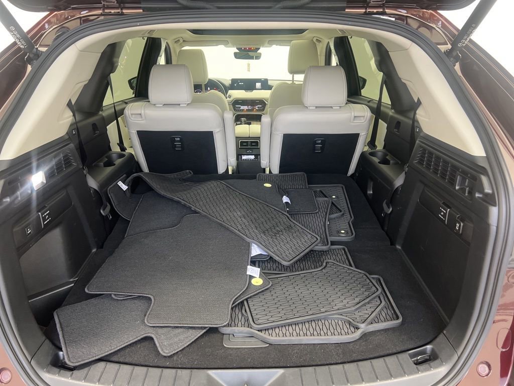 Used 2024 MAZDA CX-90 Plug-In Hybrid w/ Premium Plus image 32