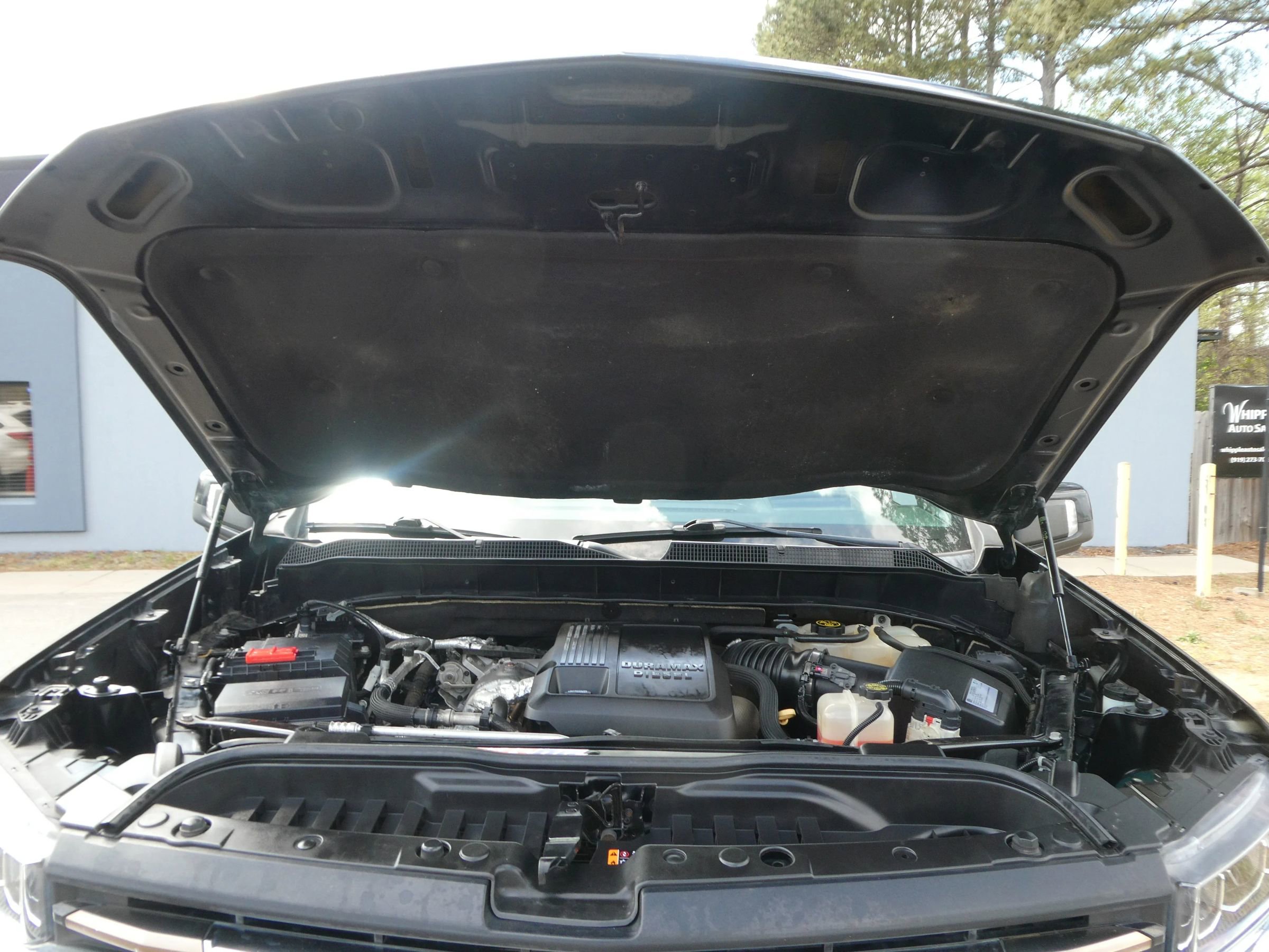 Used 2020 Chevrolet Silverado 1500 High Country w/ Technology Package AWD/4WD image 36