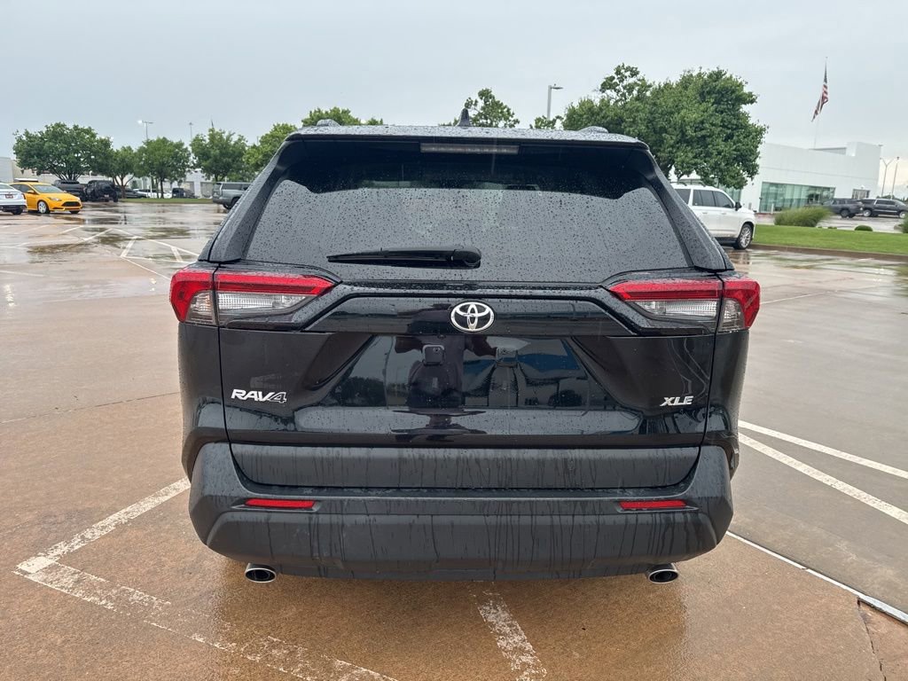 Used 2025 Toyota RAV4 XLE w/ Weather Package FWD image 3