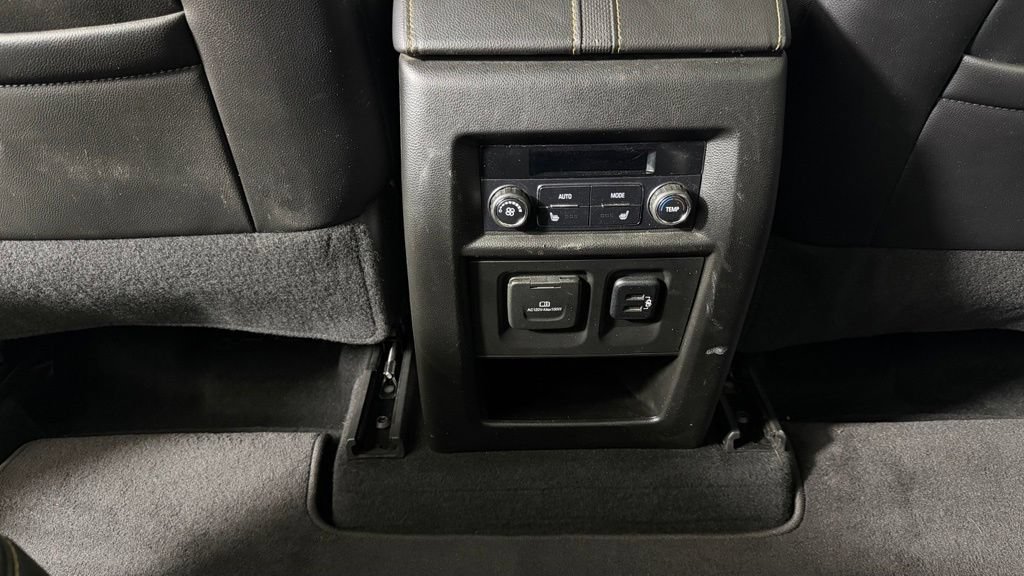 Used 2018 Chevrolet Traverse Premier AWD/4WD image 27