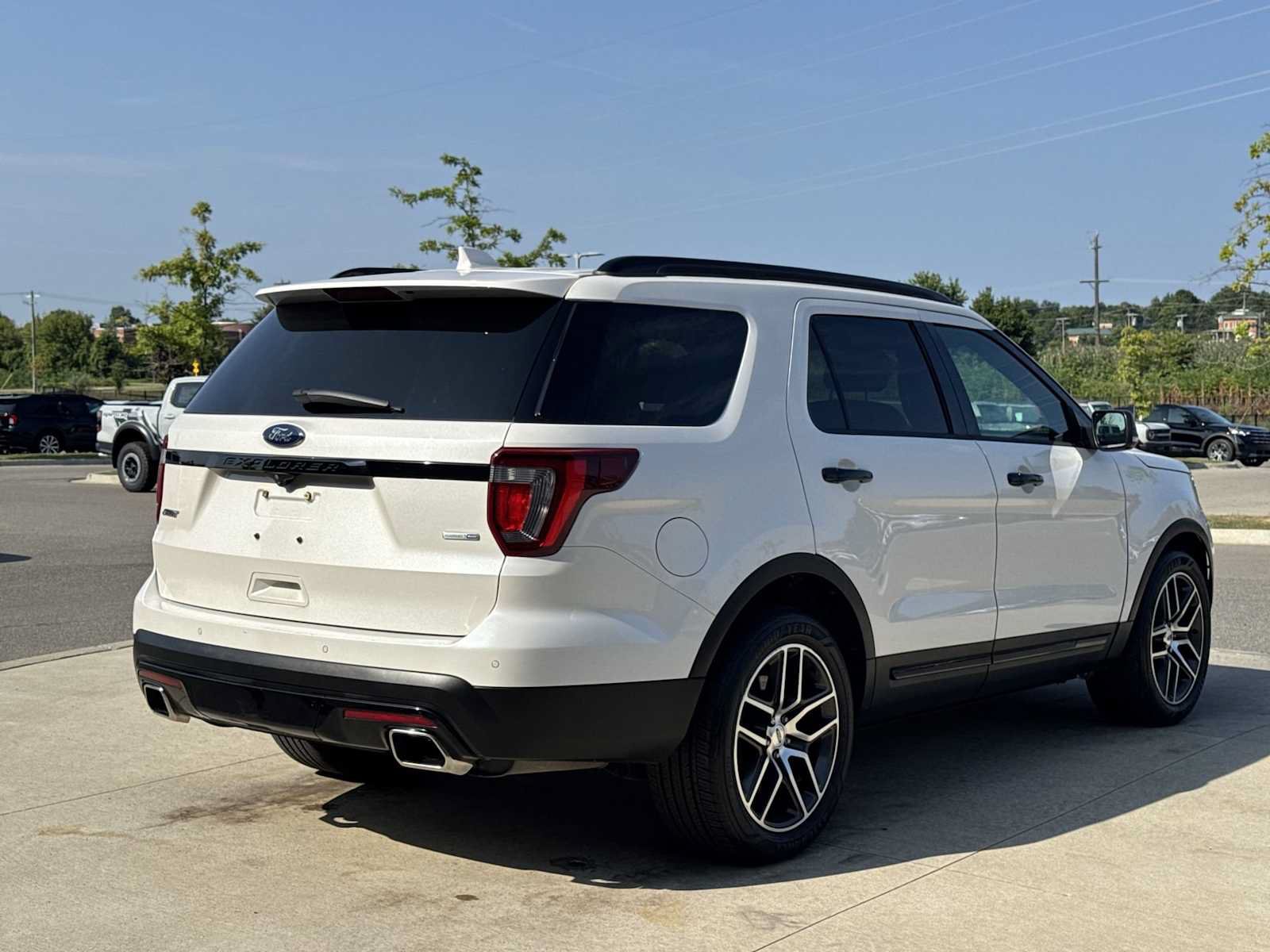 Used 2016 Ford Explorer Sport w/ Equipment Group 401A AWD/4WD image 6